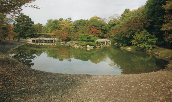 仙洞御所-醒花亭前の州浜